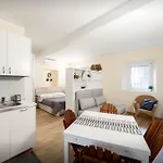 Quiet And Charming Apartment In The Centre With Air Conditioned